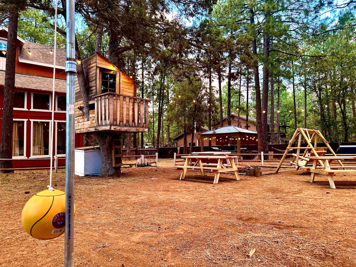 Mohave Cabin with Treehouse photo 4