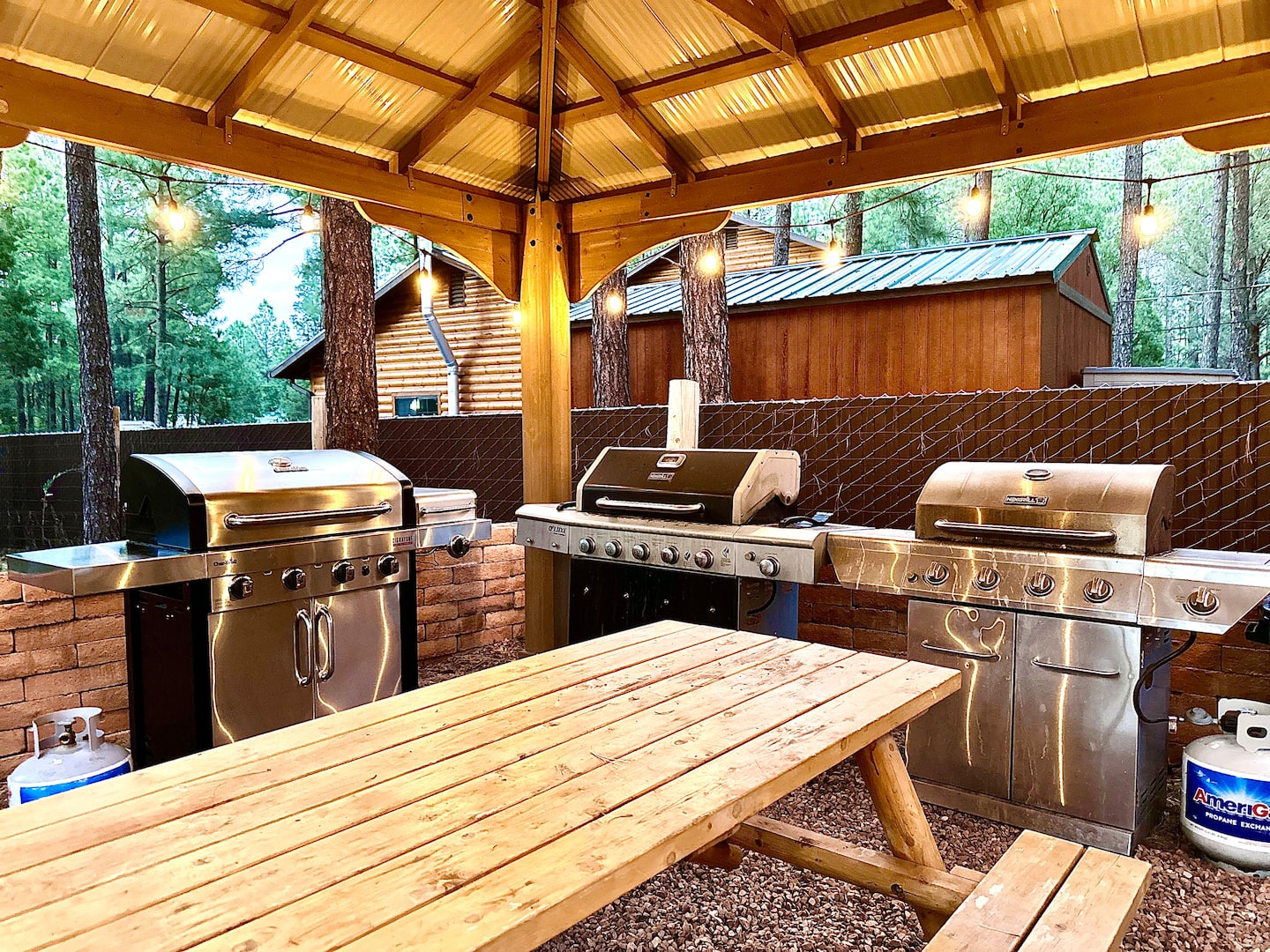 Mohave Cabin with Treehouse photo 10