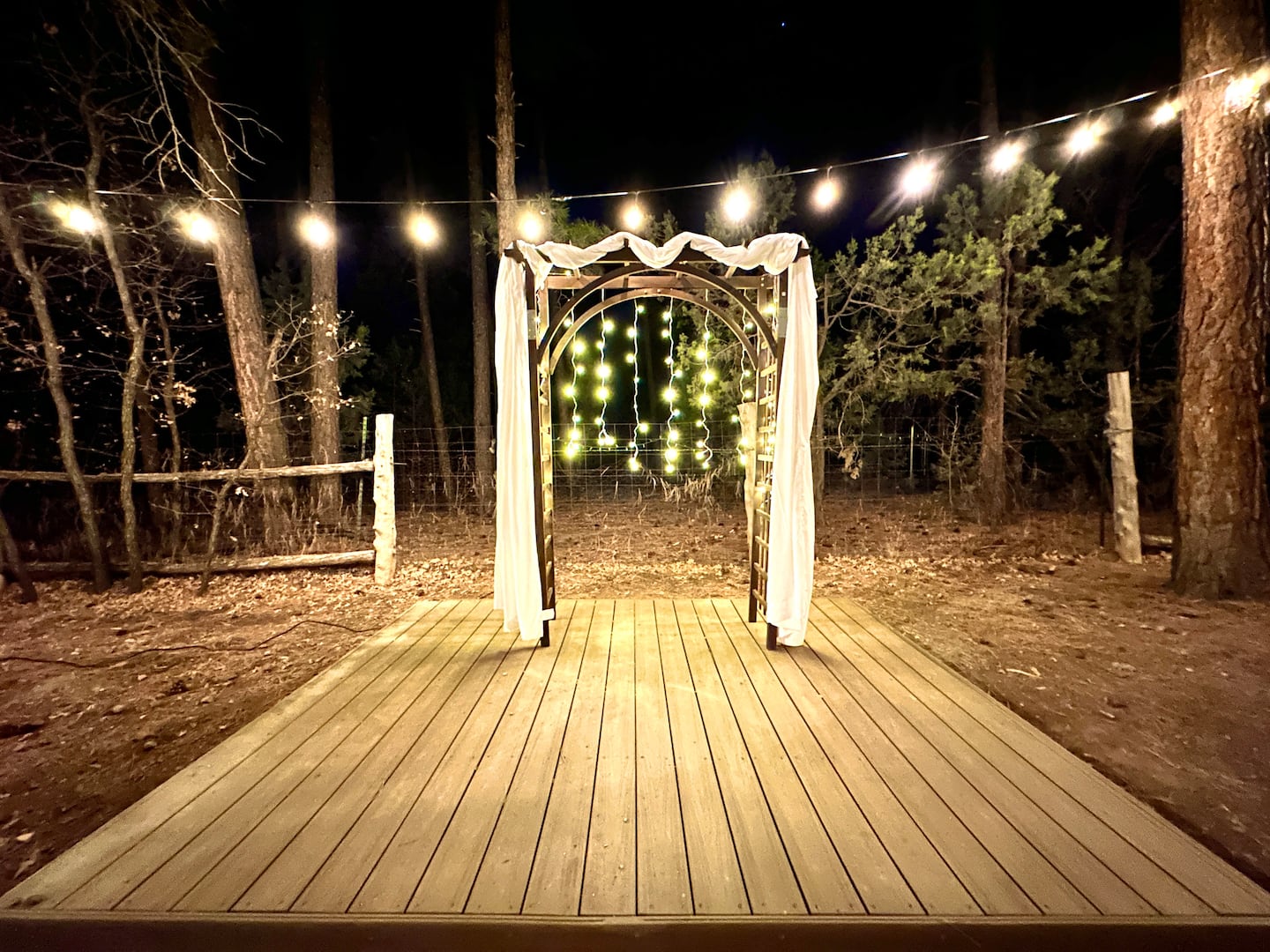 Mohave Cabin with Treehouse photo 23