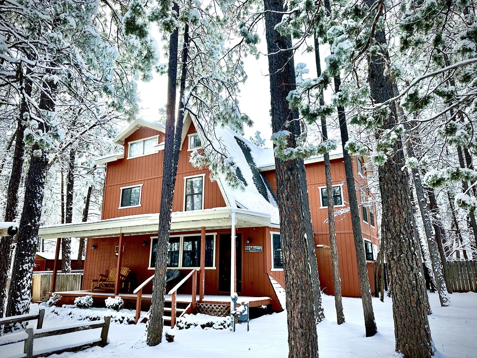 Mohave Cabin with a Treehouse exterior in the snow, Lakeside, Arizona