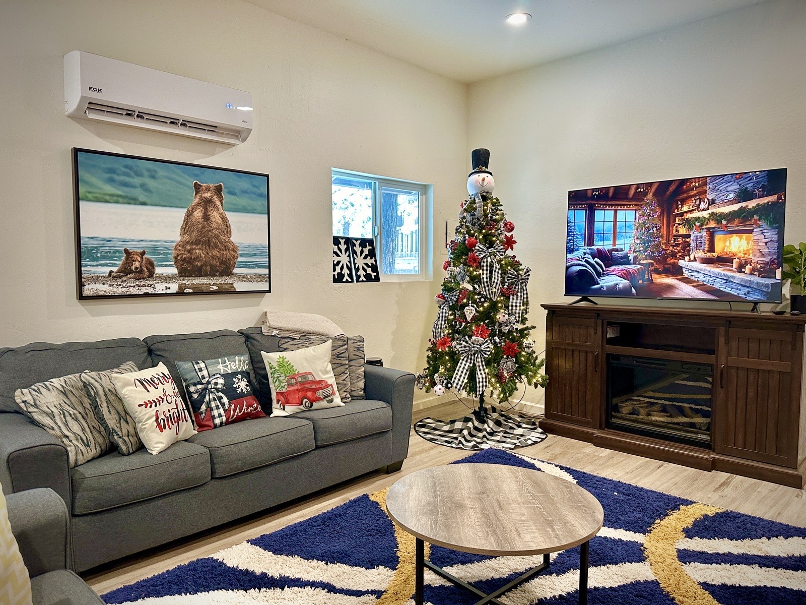 Mohave Cabin living room with sectional couch