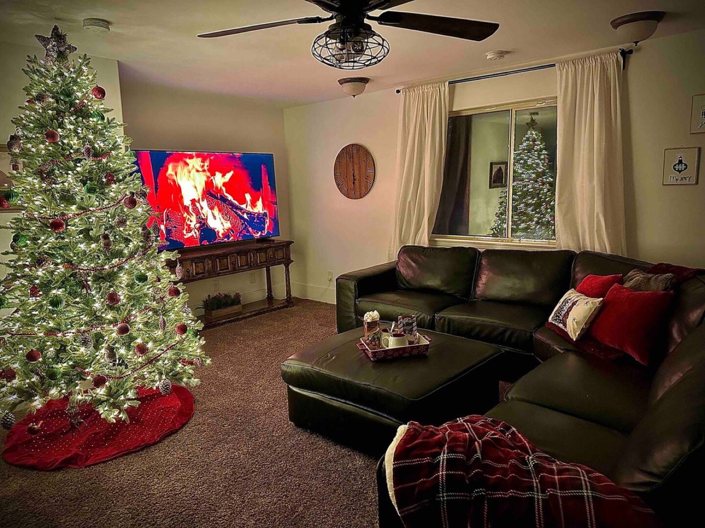 Parkway Lodge living room