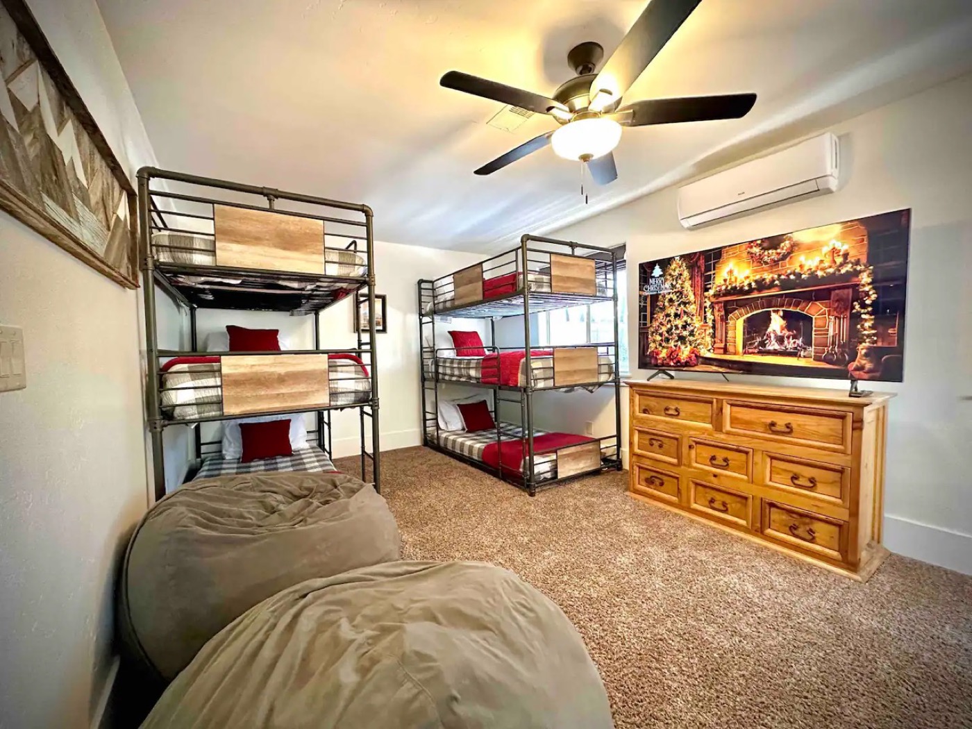Parkway Lodge bunkroom