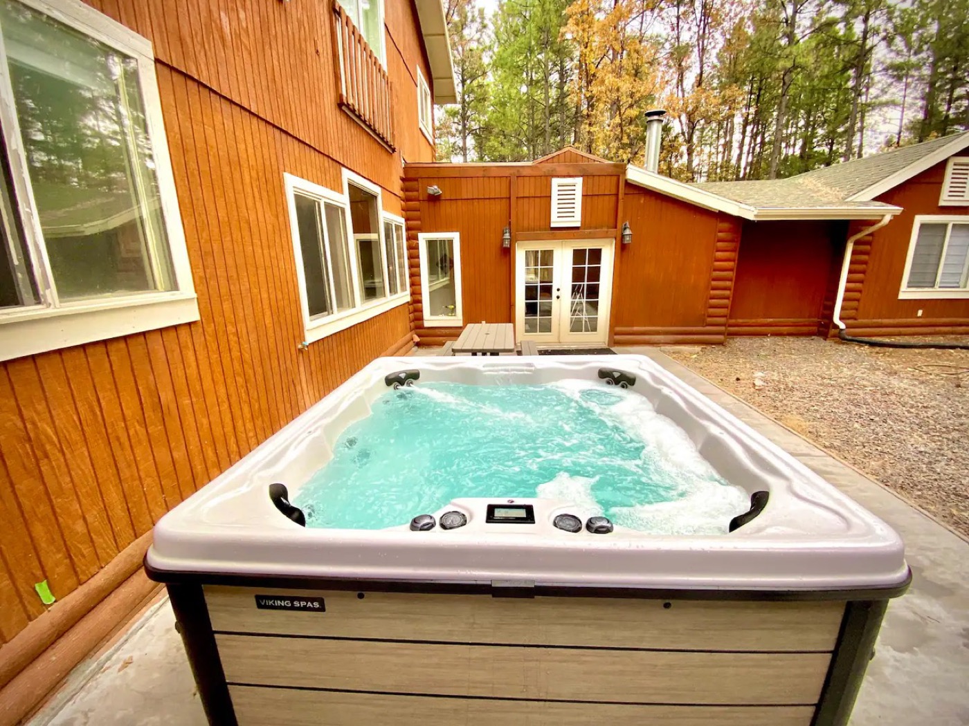 Parkway Lodge hot tub